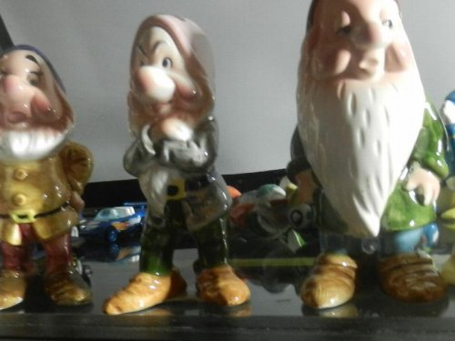 snow white and 4 dwarves:Figurine porcelain ceramic disney Made in Japan
