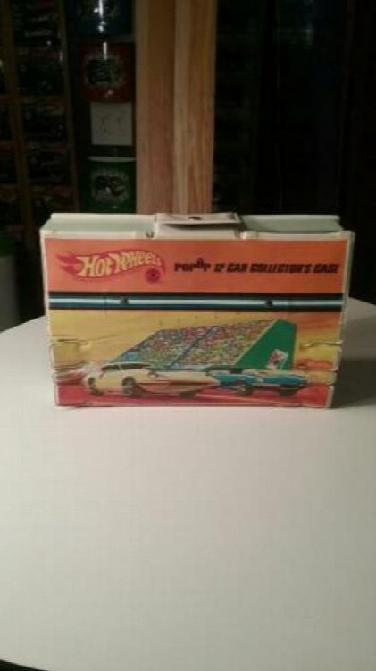 Vintage Hot Wheels Redline Pop Up 12 Car Collectors Case